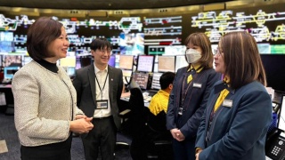 楊美珍-重點推進6個已落實鐵路新項目-轉注建設高峰期現金流