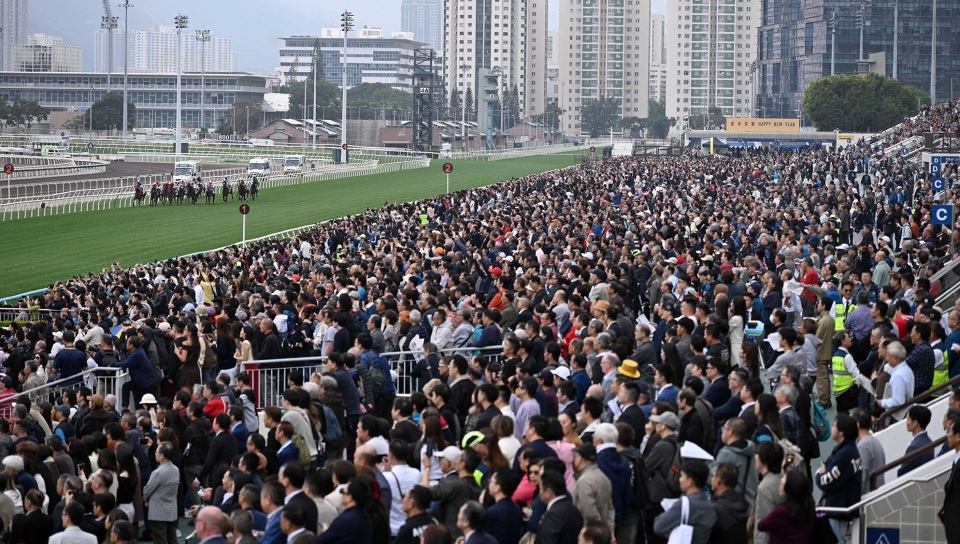 好運1月1-賽馬日丁財兩旺-4-9萬人入場投注額逾17億