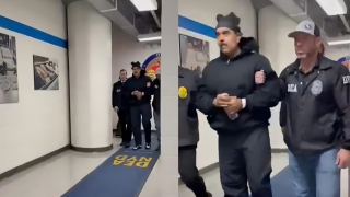 有片-馬杜羅現身美國緝毒署-被擒後首次發聲-新年快樂