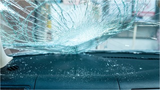 黃大仙旅遊巴與巴士相撞-已致9人受傷