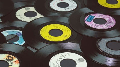 Eaton-HK舉辦黑膠唱片分享會-透過音樂分享故事連結社群