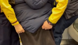 熱話-港鐵職員-揪褲-抬走疑似暈倒乘客惹議-港鐵急解畫-當時事主已醉酒