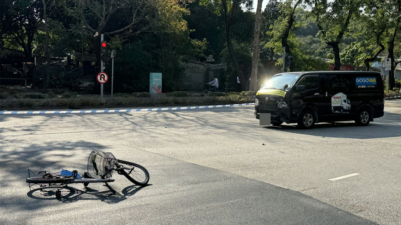 上水女子踩單車捱撞送院亡-輕型貨車司機涉危駕致死被捕