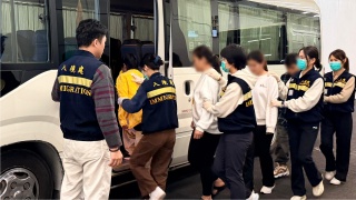 入境處遣送113名免遣返聲請不獲確立人士回原居地-部分曾干犯刑事罪行