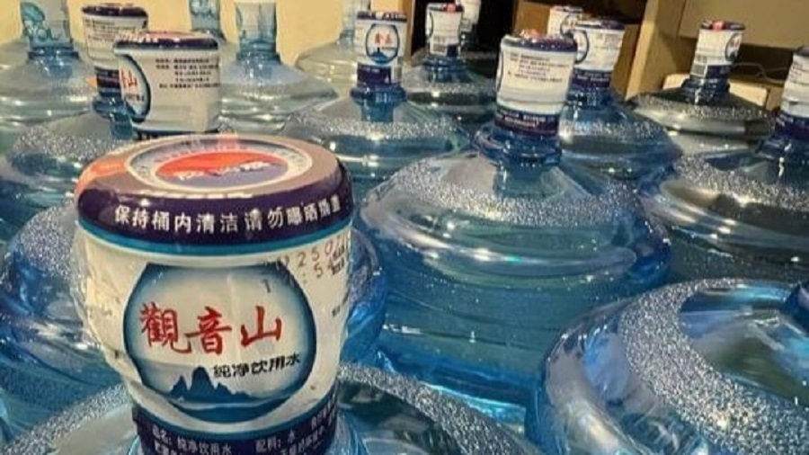 有片‧政府飲用水｜三名物流署人員表現未達水平 撤回向陳嘉信頒發銀紫荊星章