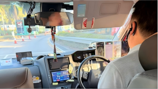 兩名的士司機涉駕駛時放置多於兩部電話等-將面臨票控及罰款