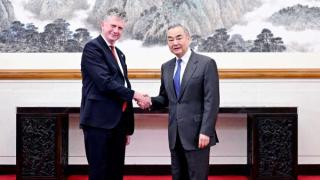 王毅唔英國首相國家安全事務顧問鮑威爾-指中英將加強合作攜手應對挑戰