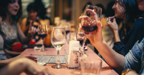 身心有營飲食法則-紅酒養生可多喝-忌溝梳打水-了解飲酒3大誤區-附6款酒類對比