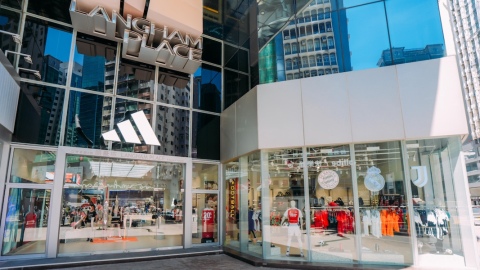 朗豪坊adidas試身室風波掀熱議-女大學生兩度被拉開簾情緒崩潰發文-係咪要除晒先算刑事