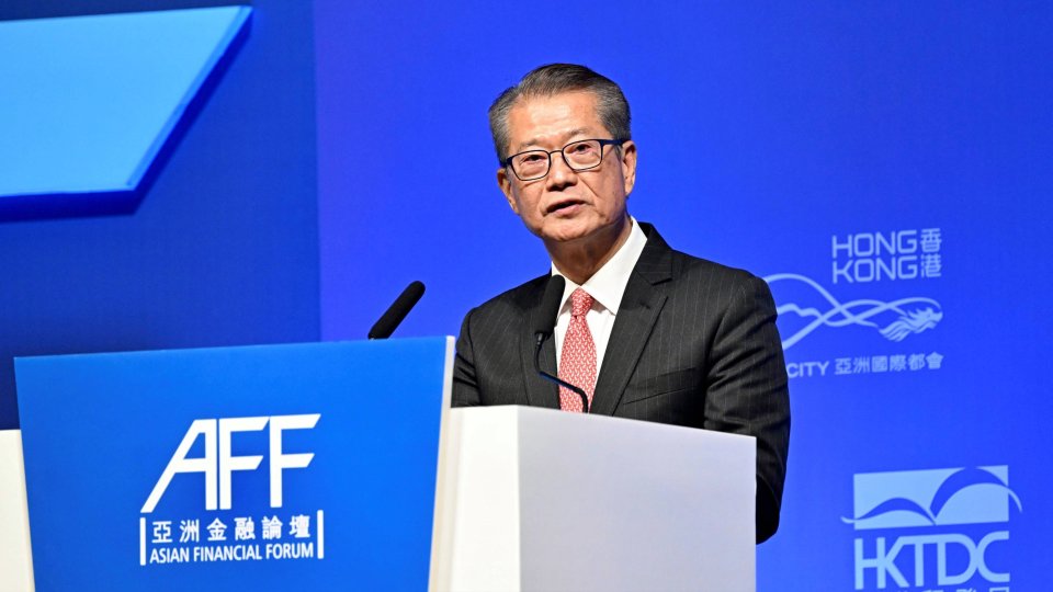 財政預算案-陳茂波-政府經營賬目提早一年恢復盈餘-12月零售業銷貨額繼續增長