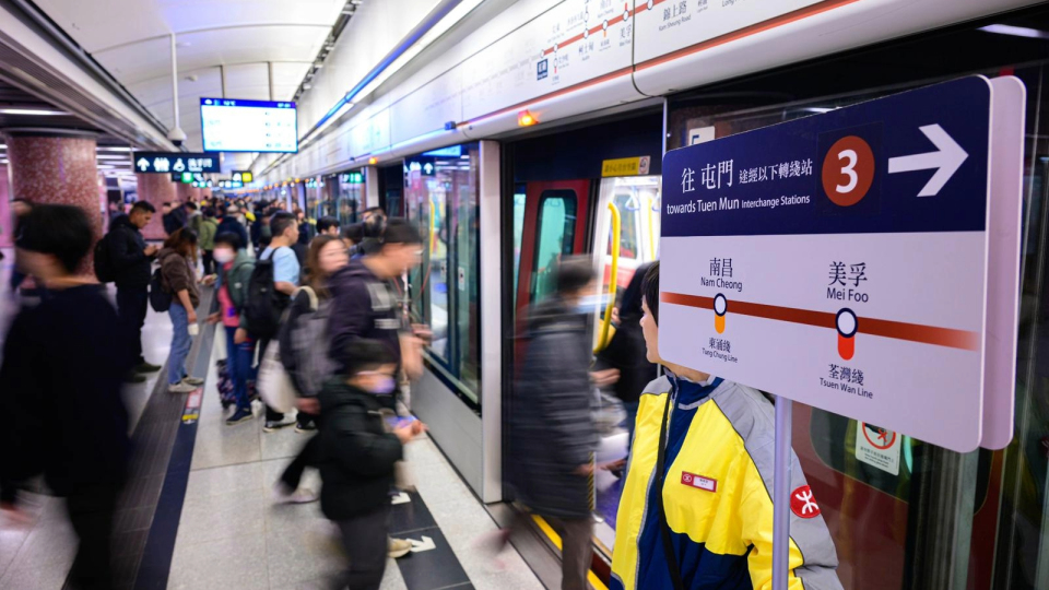 今日搭屯馬線經紅磡站須轉車-港鐵加派逾150職員提供協助
