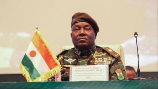 尼日爾軍方高官宣稱將與法國-開戰--法方否認干預斥-信息戰