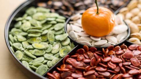 文化漫談-酒足飯飽非必須-正月定要嗑瓜子