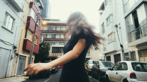 鄭梓靈專欄-我們為什麼需要一場追逐