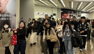 農曆新年-截至昨晚9時有97-7萬人出入境-20-6萬內地旅客經高鐵西九站入境