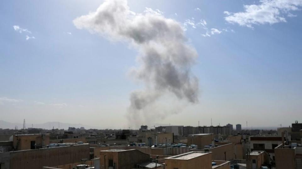 伊朗局勢-中使館緊急提醒-伊朗遭軍事打擊-中國公民立即做好緊急避險