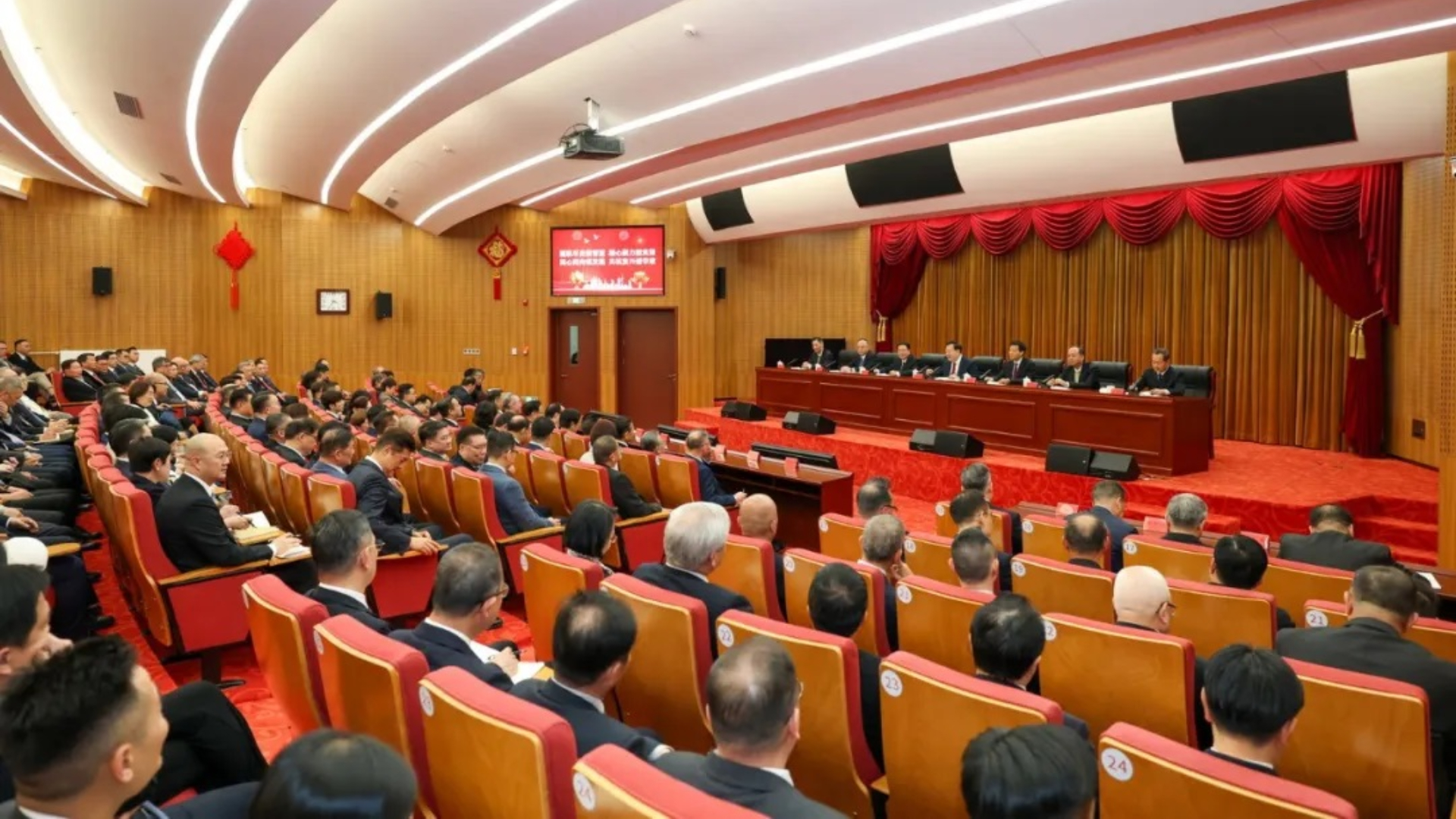 港澳地區全國人大代表、全國政協委員到中央港澳辦、國務院港澳辦座談交流