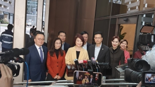 全國兩會-港區人大與政協啟程赴京-李慧琼-積極融入國家發展大局