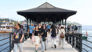 全國兩會-全國人大代表田軒-儘量不要調休-而是擴大公共假期