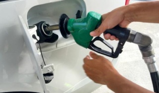 伊朗局勢-汽車會-國際油價急升料本港油公司周中後加價-倡當局推紓緩措施