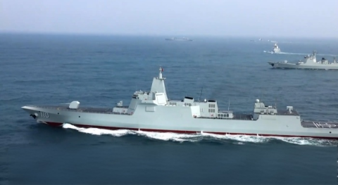 有片-兩艘055型-萬噸大驅-亮相-東莞艦-安慶艦開展戰備巡航