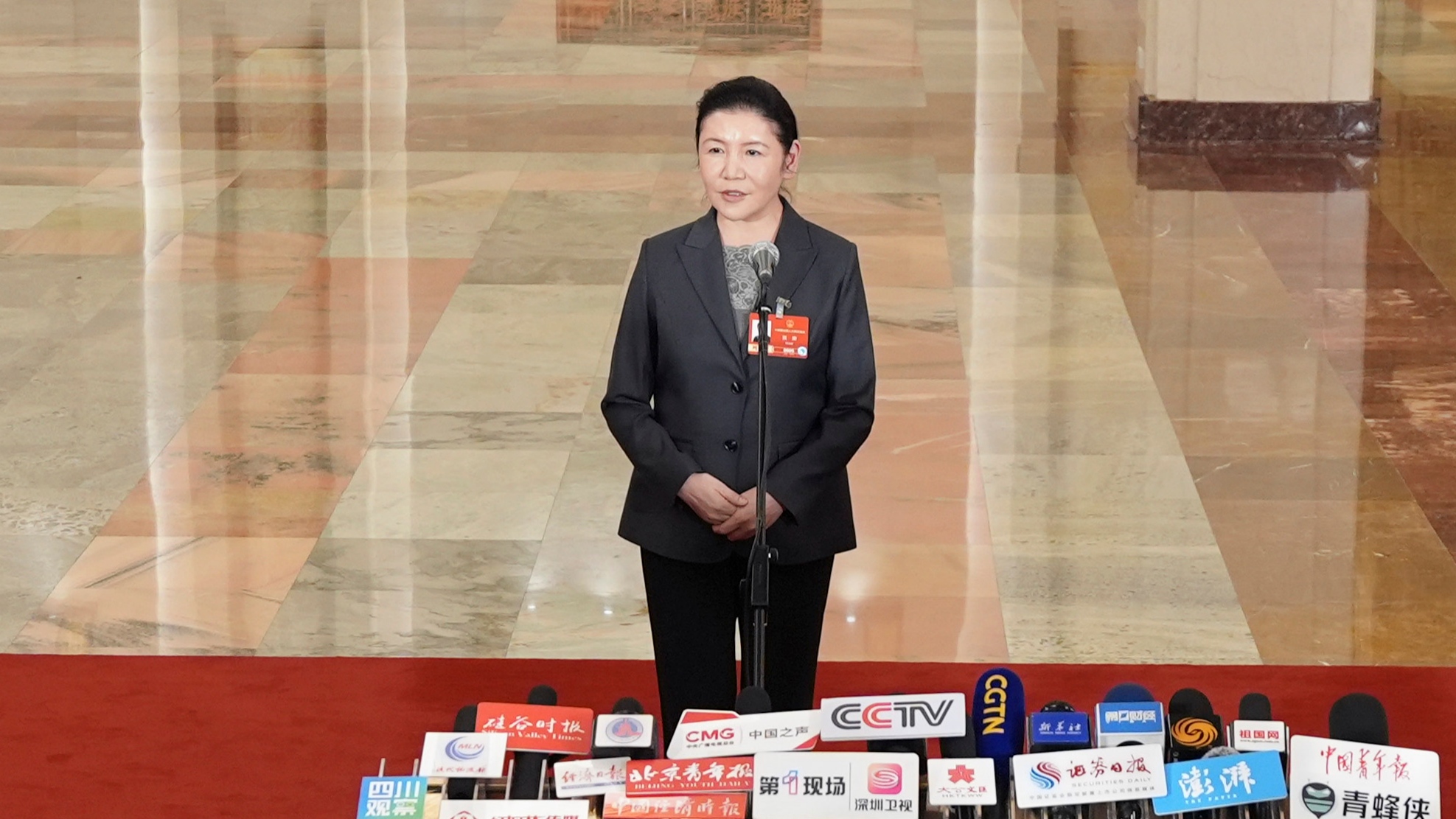 全國兩會｜司法部部長賀榮：今年將加快研究人工智能等領域立法