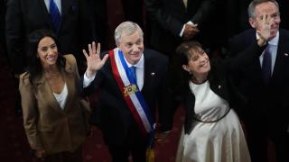 卡斯特正式宣誓就職智利總統-同時公布新一屆內閣名單