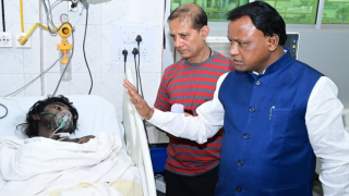 印度奧迪沙邦醫院凌晨起火-10名ICU病患轉移過程中身亡