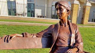 祥看---一間自己的房間-從瑣碎家務中抽身-女性的才華方可生長