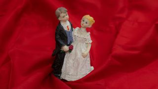 佬文青的世界---聽來的法律故事-假結婚小混混遇到怪姨姨-變成捐精好青年