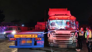 天水圍交通意外76歲司機被夾在兩輛貨車之間-全身多處受傷昏迷送院後不治