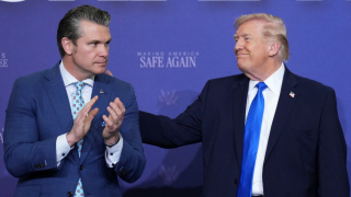 伊朗局勢-特朗普-卸膊-指防長要開戰-赫格塞思稱美國-用炸彈談判