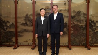 李家超與海口市委書記范少軍會面-冀香港與海南實現-雙港聯動