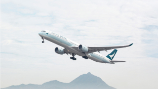 國泰再加燃油附加費-短途增至389元長途航班升至1560元