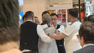 屯門市廣場夫婦企跳獲救-疑照料病妻壓力大釀悲劇