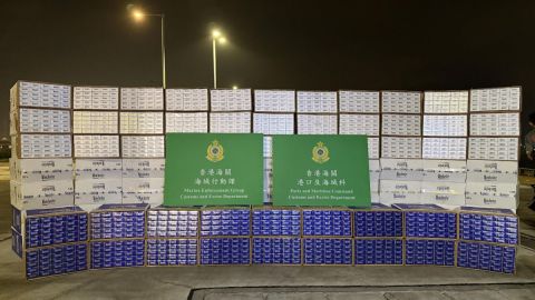 海關聯水警等打擊海上走私-檢2000萬支私煙拘四男