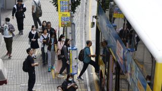 兩蚊兩折-孫玉菡料不影響出行意欲-長者精打細算懂如何選搭