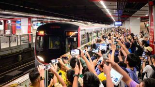 港鐵國產Q-Train荃灣線載客-過百鐵路迷聖朝打卡