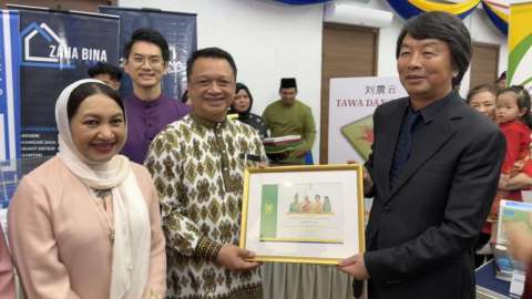 中國作家劉震雲獲馬來西亞國際文學獎-評審-在看似日常的故事中揭示深層的荒誕與真實