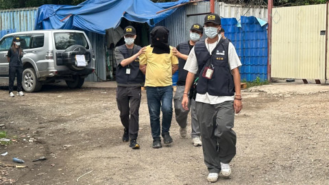 海關搗新界兩非法油站拘兩男-跨境車涉改裝油缸走私電油