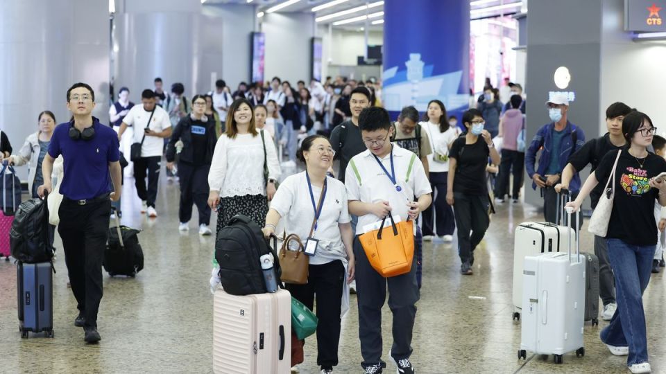 復活節清明五天長假結束-西九高鐵站現回港人潮