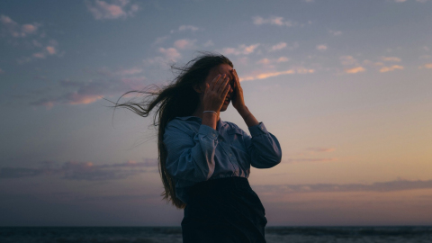 鄭梓靈專欄-我們以為自己在分辨人-其實是在學習愛人