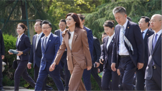 鄭麗文率中國國民黨訪問團拜謁中山陵