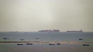 伊朗局勢-800艘運輸船被困波斯灣-船東心急如焚了解停火細節