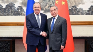 王毅晤俄羅斯外長拉夫羅夫-就籌備年內元首會晤作溝通