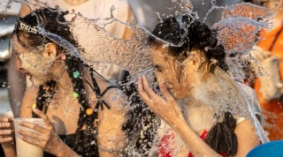 泰國潑水節期間最少242人死亡1200人受傷-當局籲公眾遵守交通規則