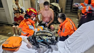 掃管笏村單位大型外置充電器爆炸-戶主夫婦燒傷