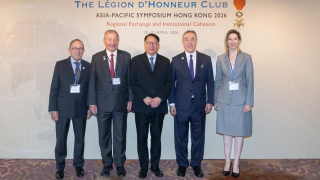 唐英年-本港具獨特優勢提供-安全港----加強國際交往