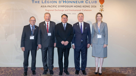 唐英年-本港具獨特優勢提供-安全港----加強國際交往