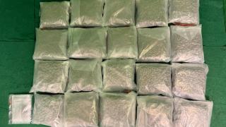 海關機場偵破行李藏毒案-檢約10公斤懷疑大麻花拘1女